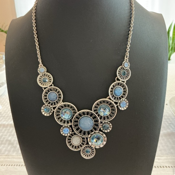Blue Cabochon Silver Tone Statement Necklace and Earring Set - Picture 4 of 5